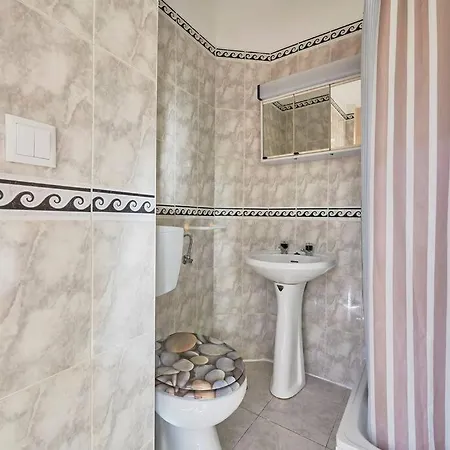 Downtown Garden House Apartment *