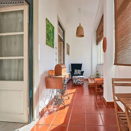 Apartment Downtown Garden House Lisbon