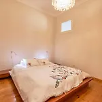 شقة Downtown Garden House