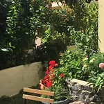 Downtown Garden House شقة